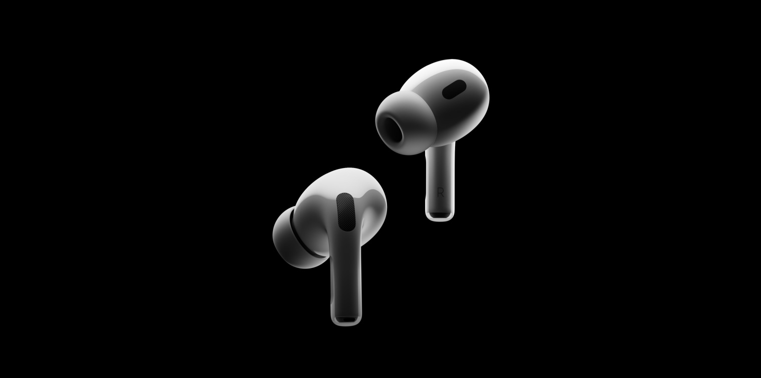 AirPods Pro 2’nin yakından, 360 derece görünümü