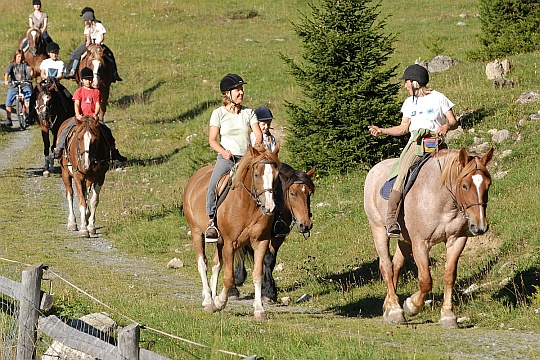 Ausritt mit Reitlager-Kindern