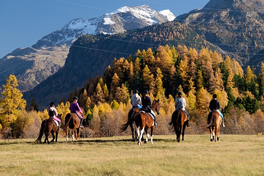 Herbst-Ritt durch das leuchtende Engadin