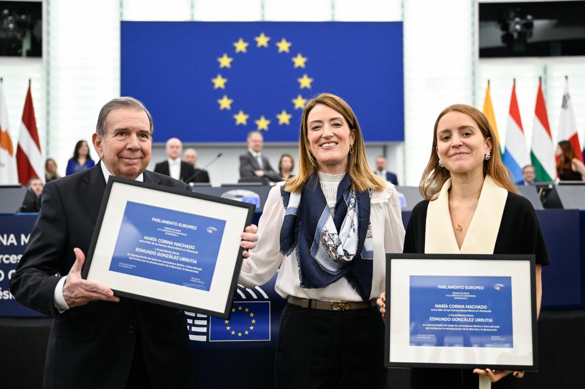 European Parliament President Roberta Metsola together with 2024 Sakharov Prize laureate Edmundo González Urrutia and María Corina Machado's daughter Ana Corina Sosa