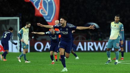 Gonçalo Ramos célèbre le quatrième but parisien face à Manchester City, le 22 janvier 2025. (THOMAS SAMSON / AFP)