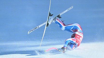 Alexis Pinturault a lourdement chuté, le 24 janvier 2025, lors du super-G de Kitzbühel (Autriche), sur la mythique mais périlleuse Streif. (JOE KLAMAR / AFP)