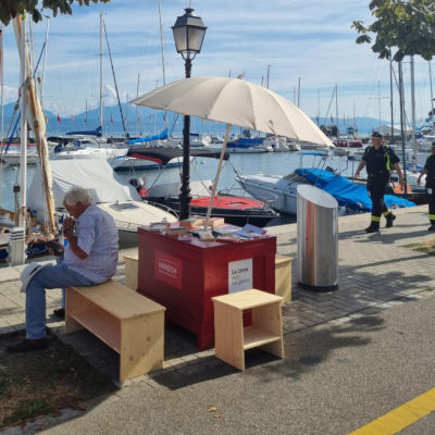 Caisse à lire Livre sur les quais