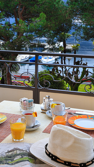 Breakfast with lake view