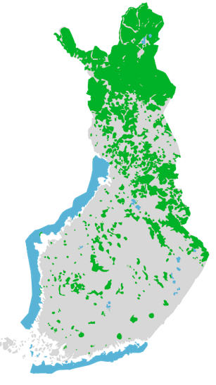 A map of Finland showing the locations of the land and water areas managed by Metsähallitus. Most of them are in Northern Finland, Kainuu and North Karelia. The water areas include coastal waters, excluding areas off Turku.