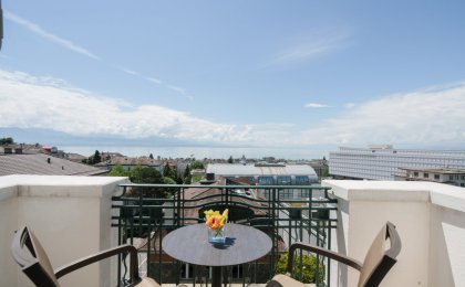 Lake view - Serene balcony breakfast at Hotel Mirabeau Lausanne