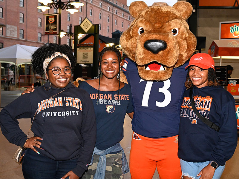 morgan students with benny the bear