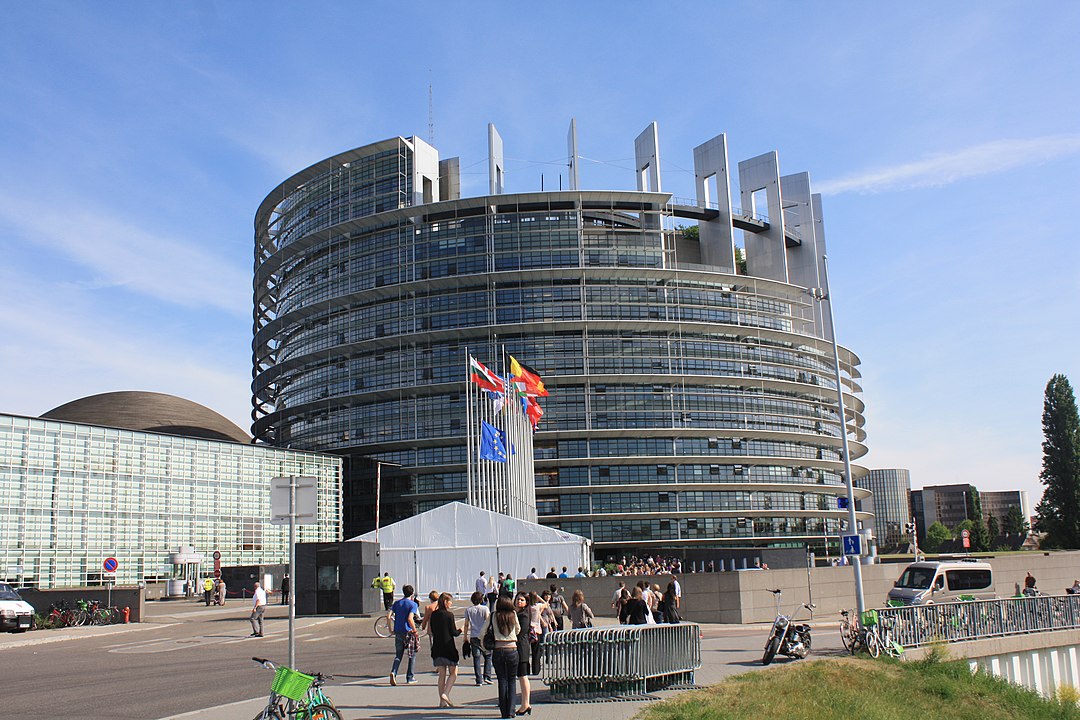 Louise-Weiss-Gebäude, Parlamentsgebäude in Straßburg