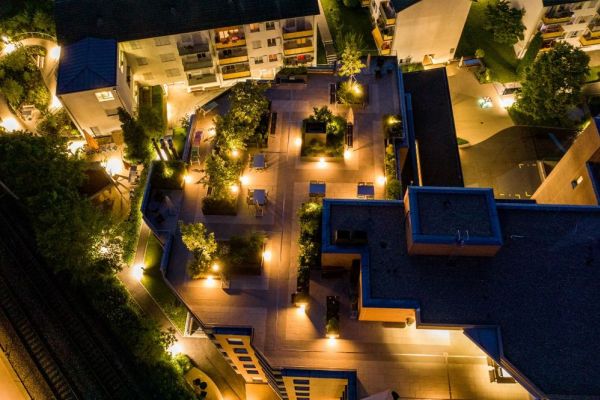 2 Dachterrasse bei Nacht.jpg