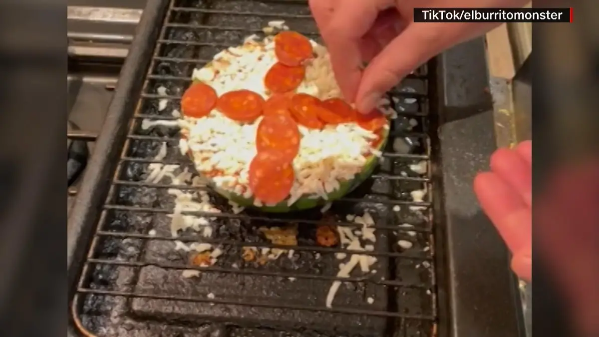 Bild zu: "TikToker erfindet Melonen-Pizza"