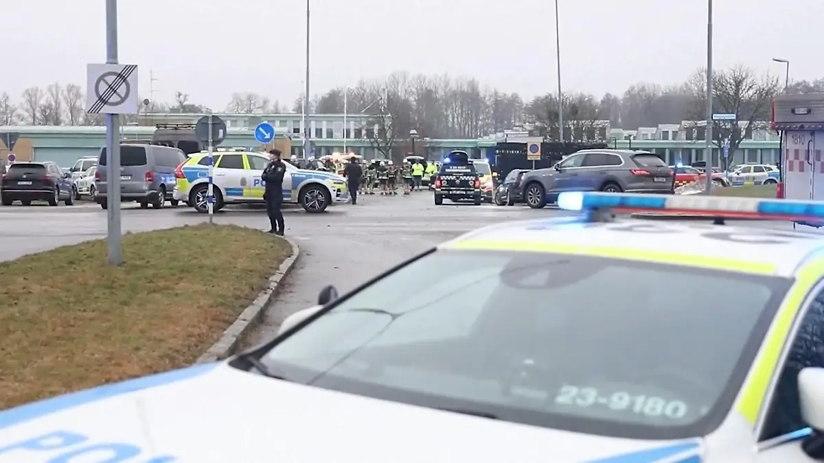 Bild zu: "Schülerin leistet erste Hilfe im Kugelhagel"