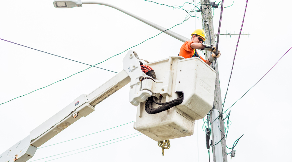 Tbaytel employee working