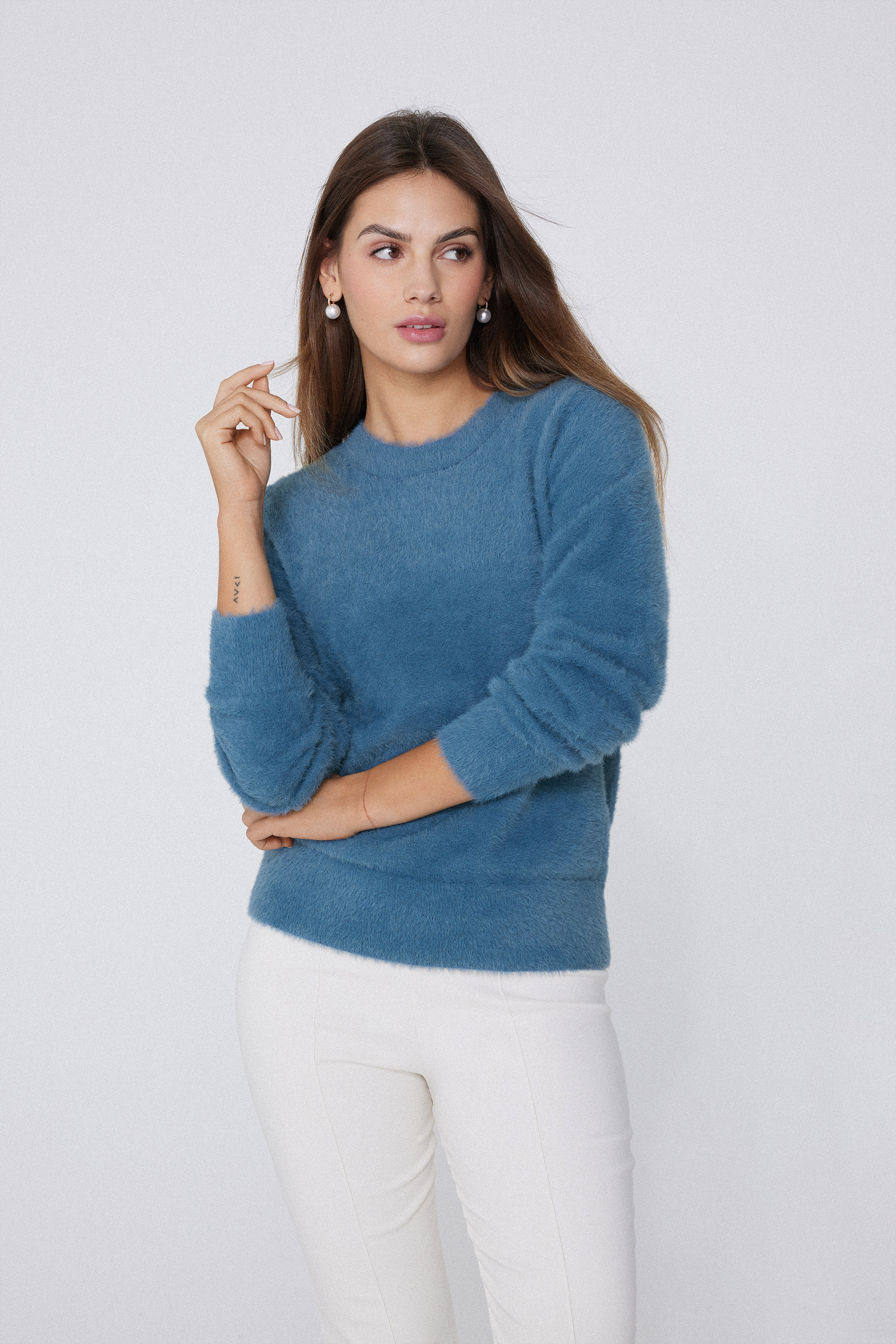 Fur Round-Neckline Sweater