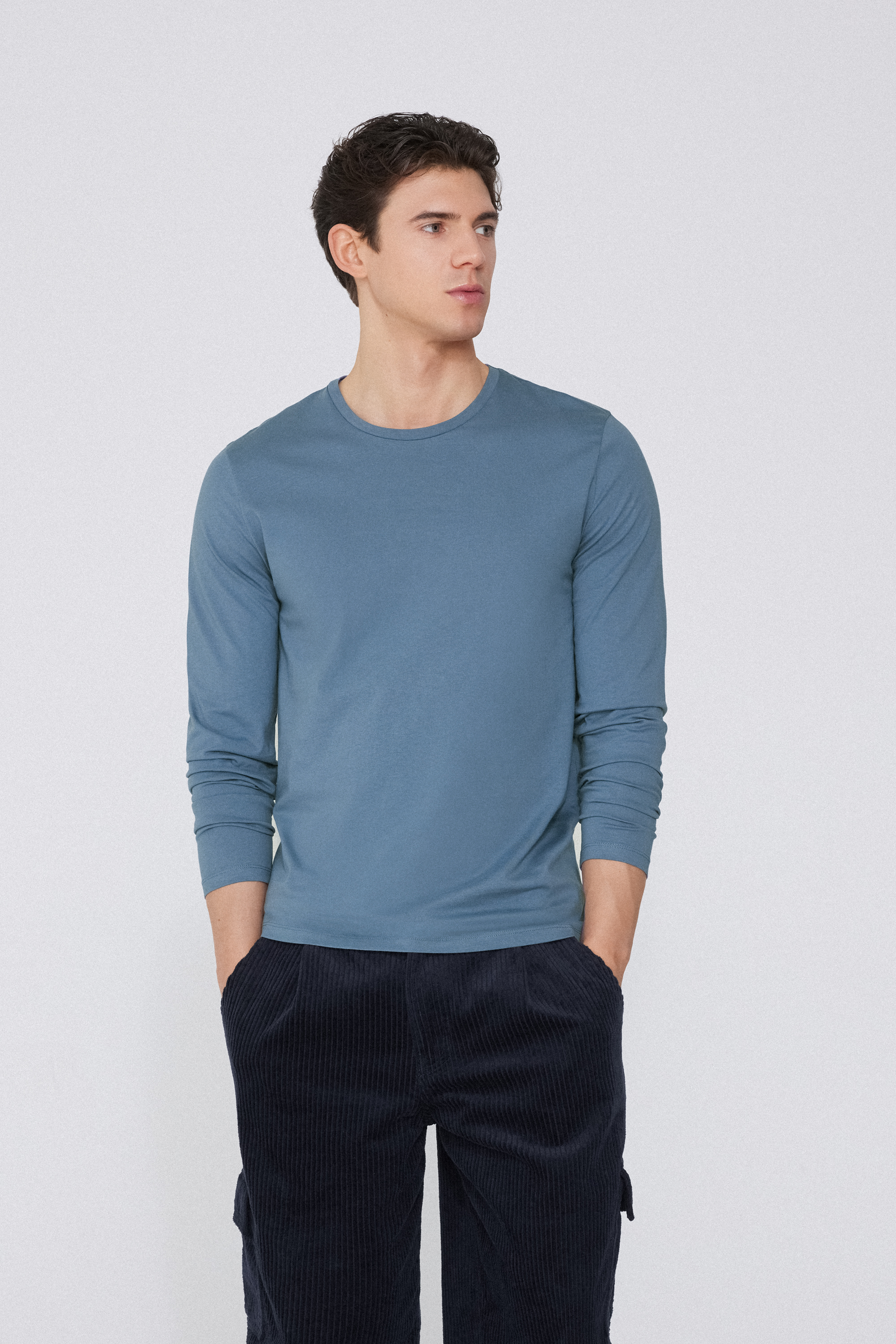 100% Cotton Top with Long Sleeves and Rounded Neck