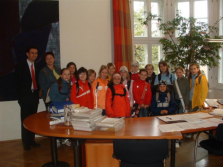 Volksschule Kirchbichl zu Besuch bei der BH Kufstein