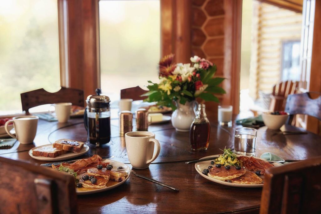 Wagonhound Reid Creek Lodge Dining Area