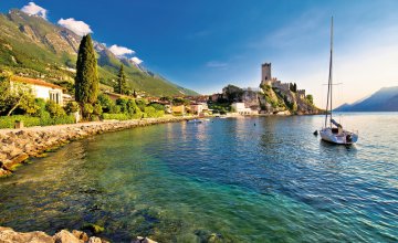 Malcesine mit Blick auf die Burg © xbrchx-fotolia.com