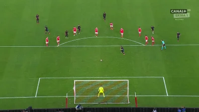 Minieri - Lewandowski z karniaczka, Benfica - Barcelona 1:1

Mirror: https://streamin...