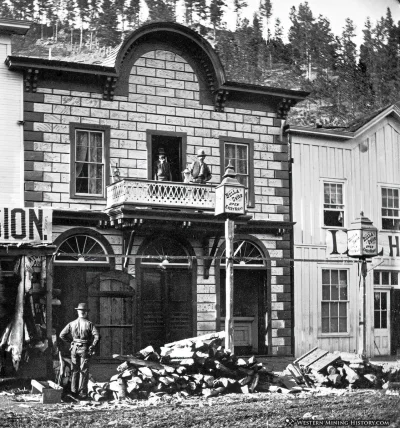 myrmekochoria - Bella Union Theater 1877. Z takiego balkonu przemawiał Al Swearengen ...