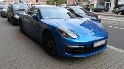 WuDwaKa - Piękny kolor (｡◕‿‿◕｡)

#porsche #panamera #motoryzacja #gliwice