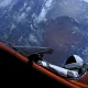 Nowo odkryta asteroida okazała się wystrzeloną w kosmos Teslą Roadster