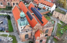 Fotowoltaika na dachu św. Brygidy w Gdańsku. Kara i nakaz usunięcia paneli