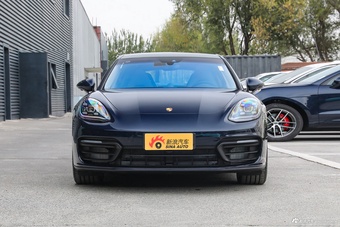 2023款Panamera 4 行政加长版 2.9T