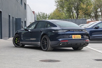 2023款Panamera 4 行政加长版 2.9T