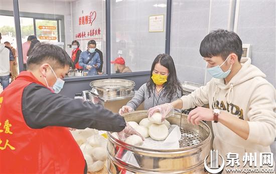 重开首日 石狮爱心汇聚馒头店已筹集40多万元善款