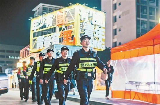 湖里公安分局：暖心警色 增幸福成色