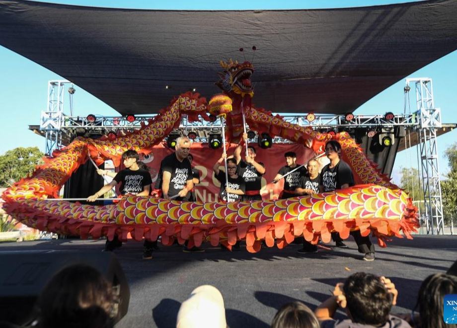 Municipio chileno baila al compás del dragón chino para celebrar Fiesta de la Primavera