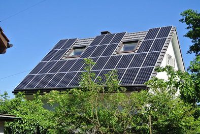 Dach mit Solaranlage